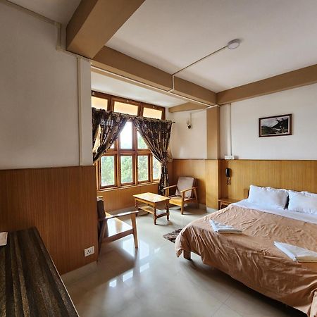 Hotel The Oak Tavang Kültér fotó
