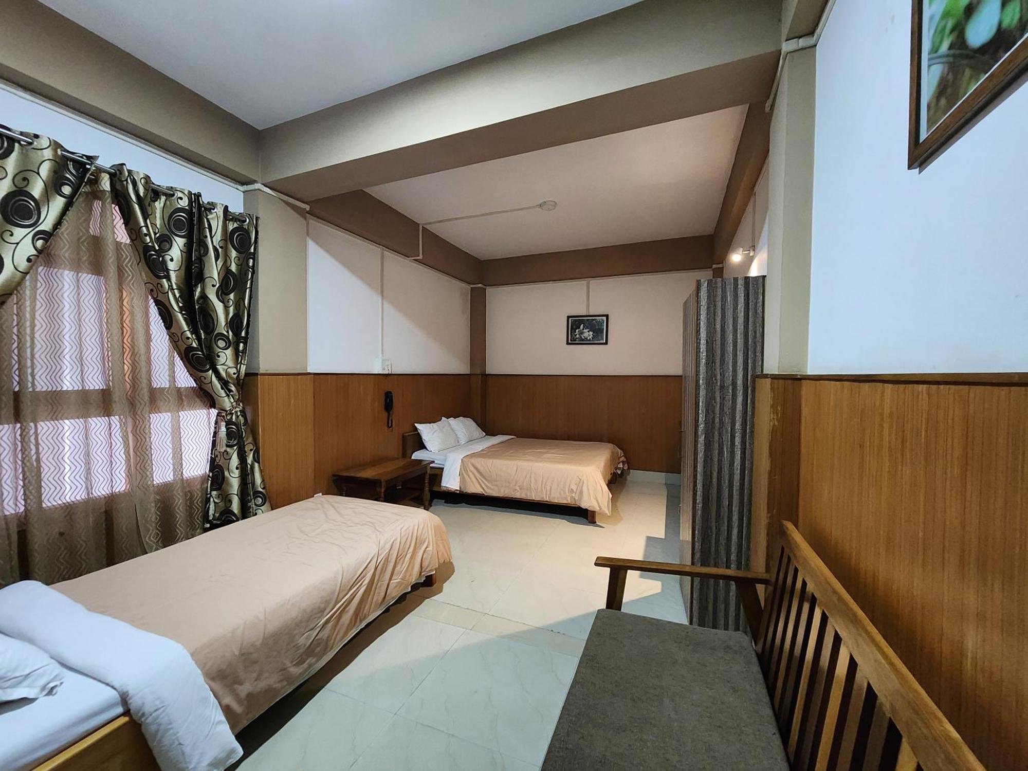 Hotel The Oak Tavang Kültér fotó