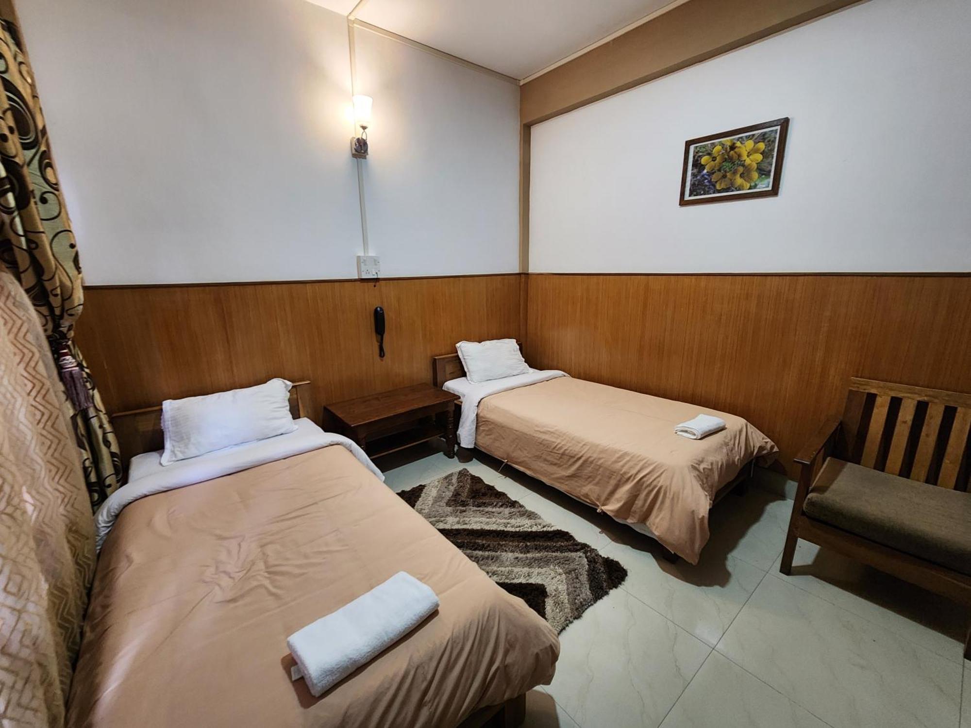 Hotel The Oak Tavang Kültér fotó