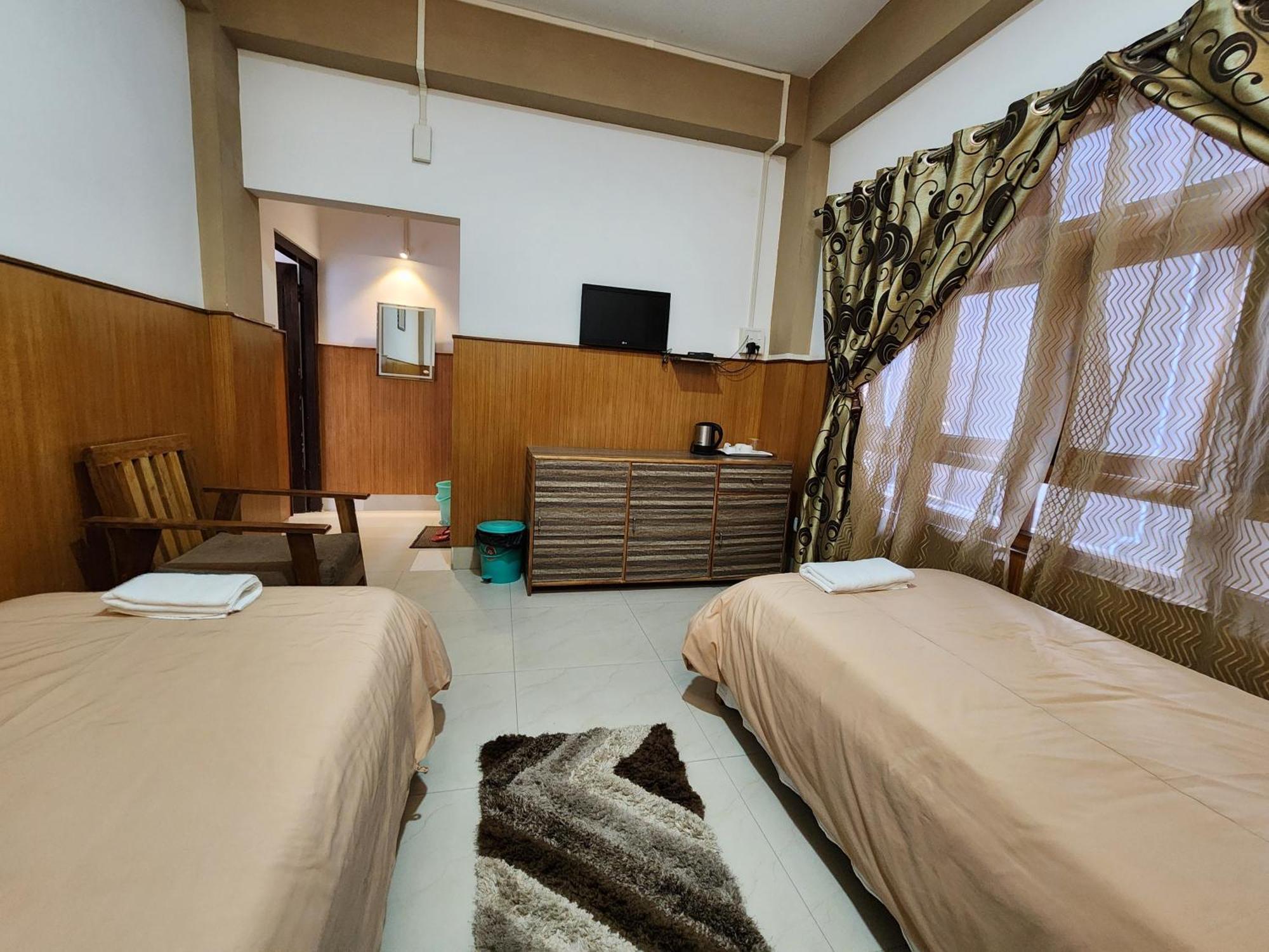 Hotel The Oak Tavang Kültér fotó