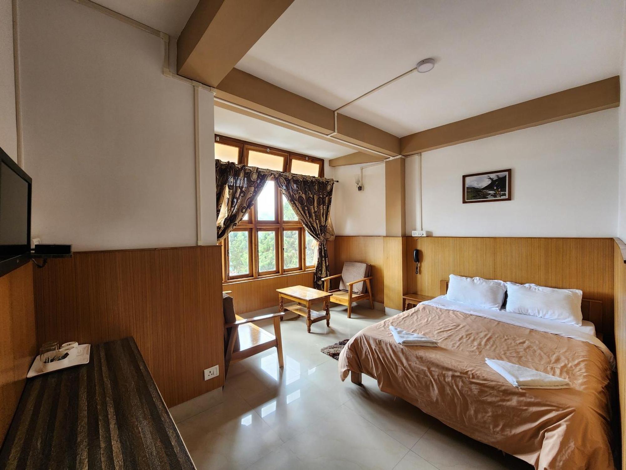 Hotel The Oak Tavang Kültér fotó