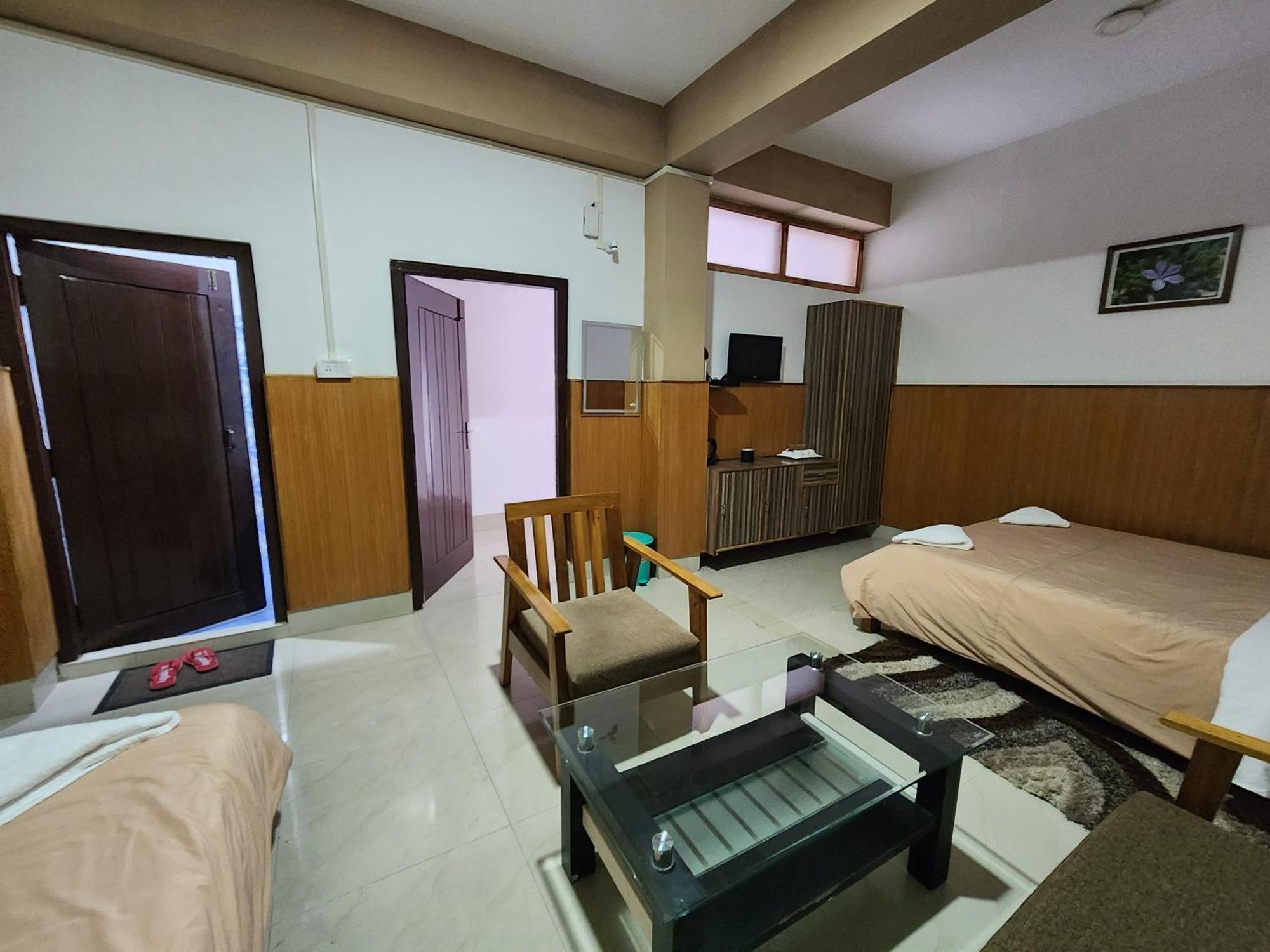 Hotel The Oak Tavang Kültér fotó